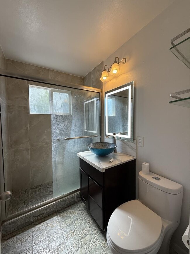Building Photo - 4830 Grimsby Dr