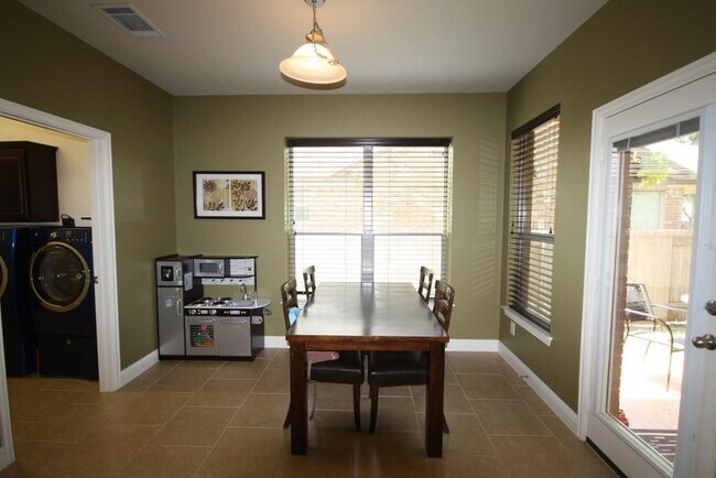 Building Photo - 2839 Nolina Ln