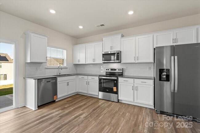 Building Photo - 1339 37th Ave Lane NE