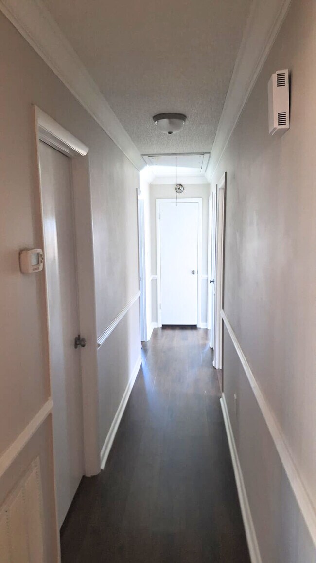 Building Photo - 103 Murchison Dr