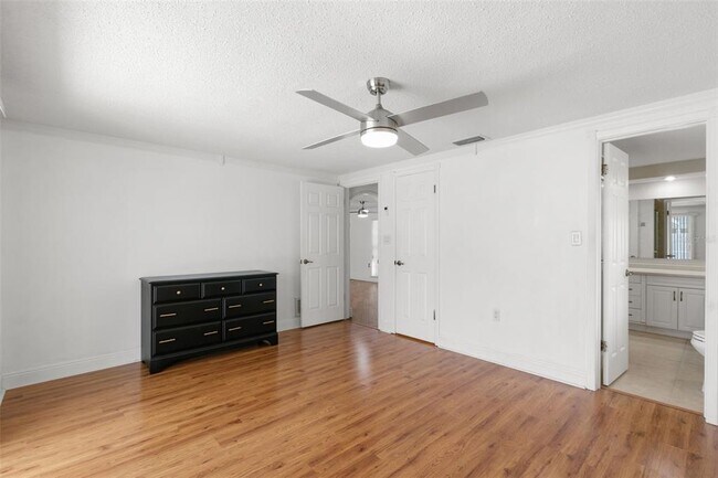 Building Photo - 7114 Parrot Dr
