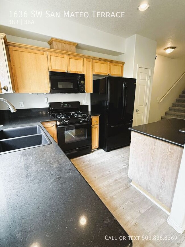 Building Photo - 1636 SW San Mateo Terrace