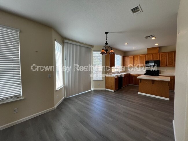 Building Photo - 1140 Dominique Dr