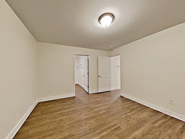 Building Photo - 312 Elmhurst Dr