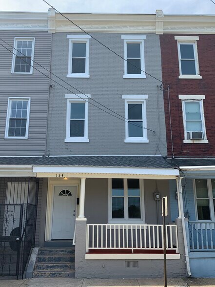 Building Photo - 134 York St
