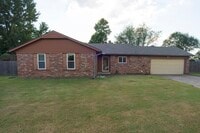 Building Photo - 802 N Juniper St