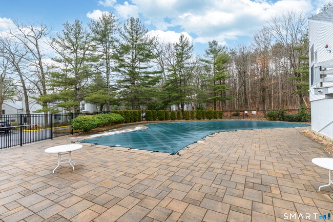 Building Photo - 5 Talcott Forest Rd