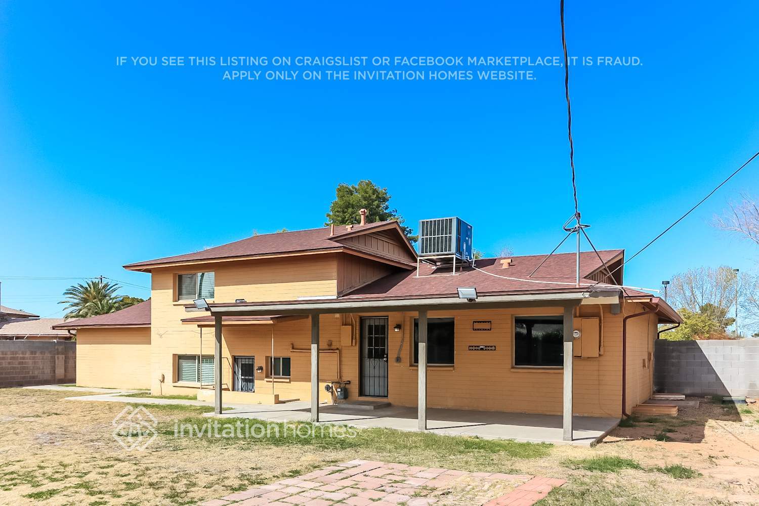 Building Photo - 213 E Carson Cir
