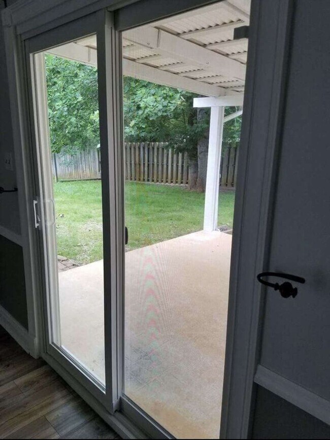 Building Photo - Knoxville 37934 - 3 bedroom, 2 bath home, ...
