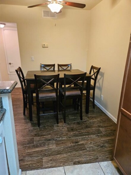 Building Photo - 1455 E Katie Ave