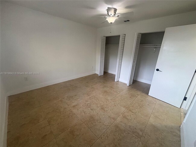 Building Photo - 810 NW 31st Ave