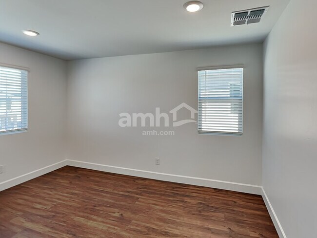 Building Photo - 25801 N 184th Dr