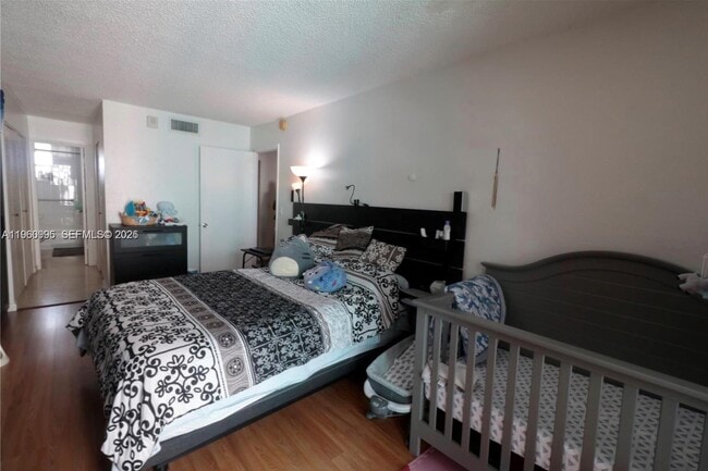 Building Photo - 2903 N Miami Beach Blvd