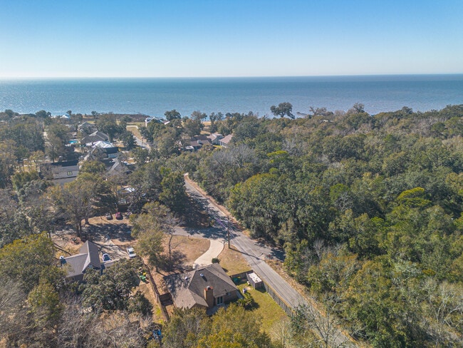 Building Photo - 9524 Pointe Aux Chenes Rd