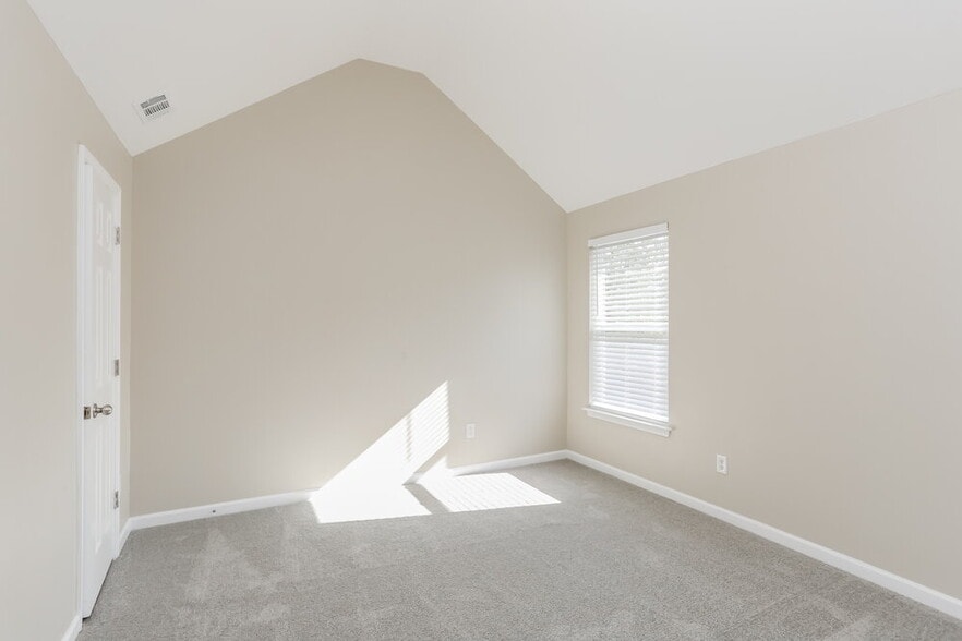 Building Photo - 4225 Fourth Rail Ln