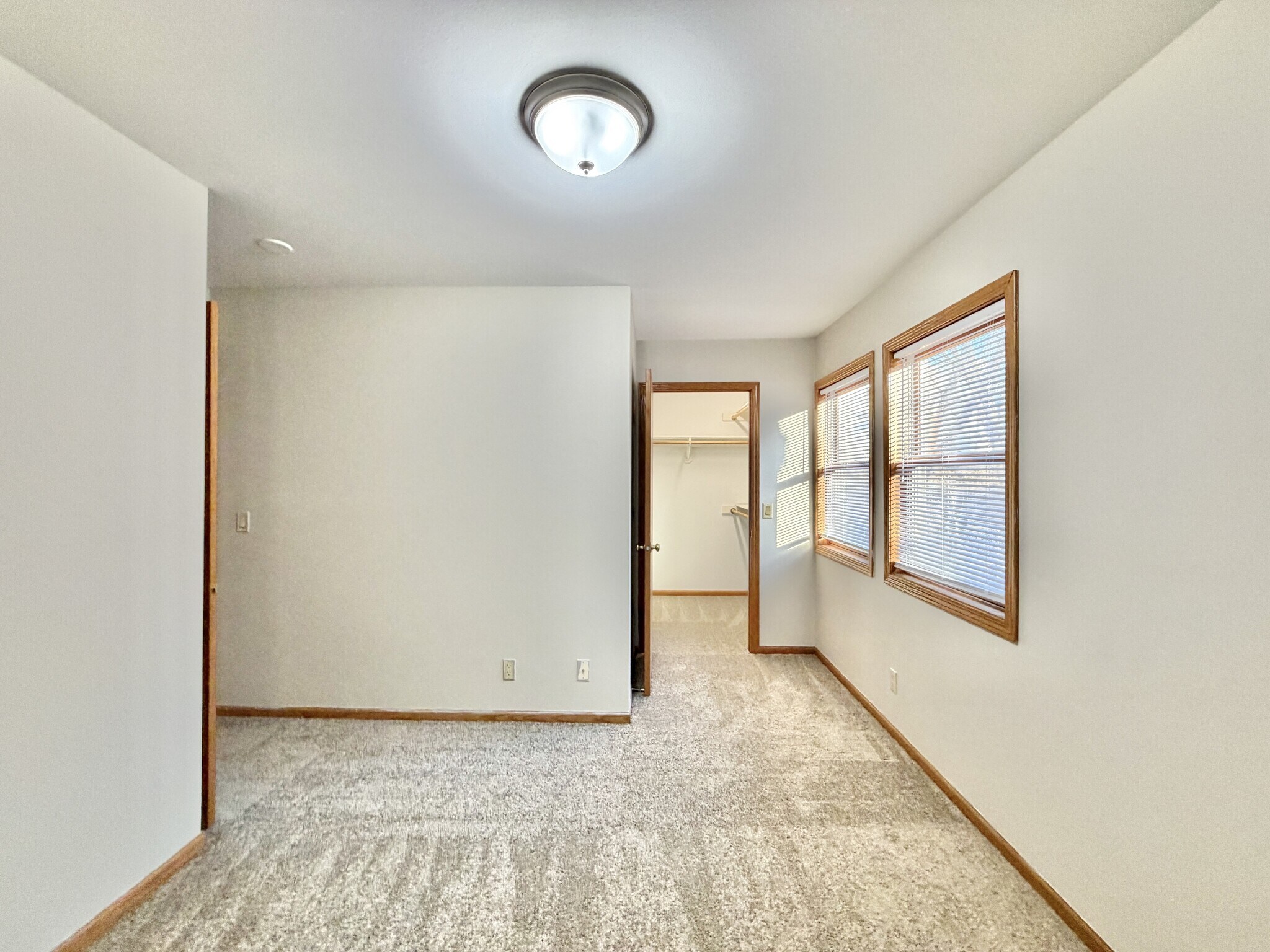 Building Photo - 17 Elliott St