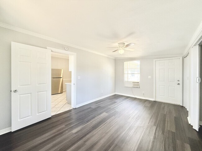 Building Photo - 7111 Onyx Dr N