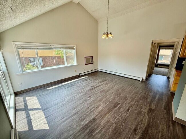 Building Photo - Move In & Save - 2 Week FREE Rent - $650 Deposit! - 2 Bedroom Apartment Minutes from Horsetooth R...