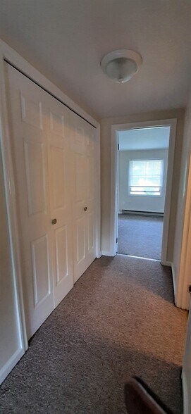 Building Photo - 488 Cedarcrest Dr