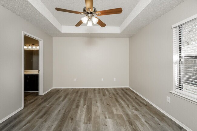 Building Photo - 10312 Lone Pine Ln