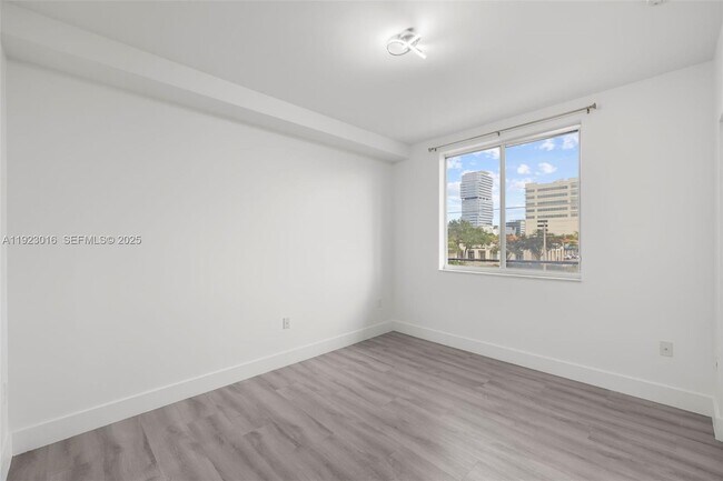 Building Photo - 2651 NE 212th Terrace