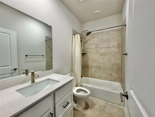 Building Photo - 4804 Plum Peach Bend