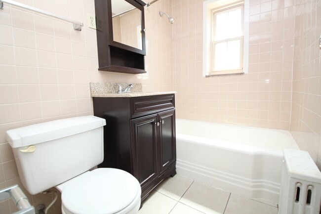 Interior Photo - REGENCY COURT APARTMENTS -- 018
