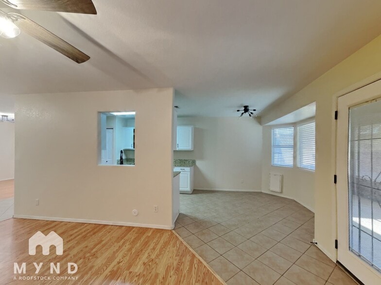 Building Photo - 1757 W Ray Ln
