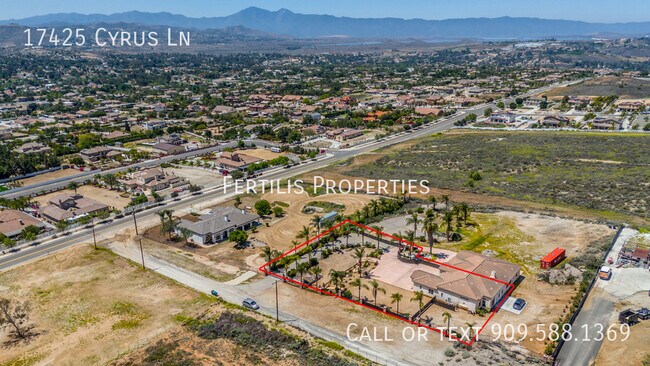 Building Photo - 17425 Cyrus Ln