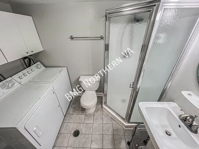 Building Photo - 4840 S 28th St