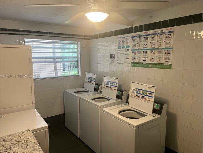 Building Photo - 13120 SW 92nd Ave