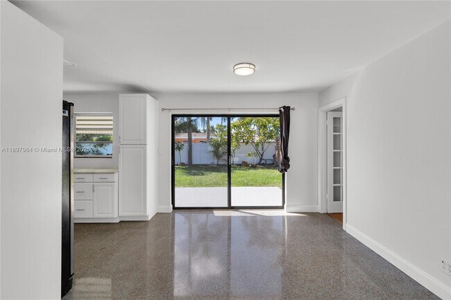 Building Photo - 2249 SW 34th Terrace