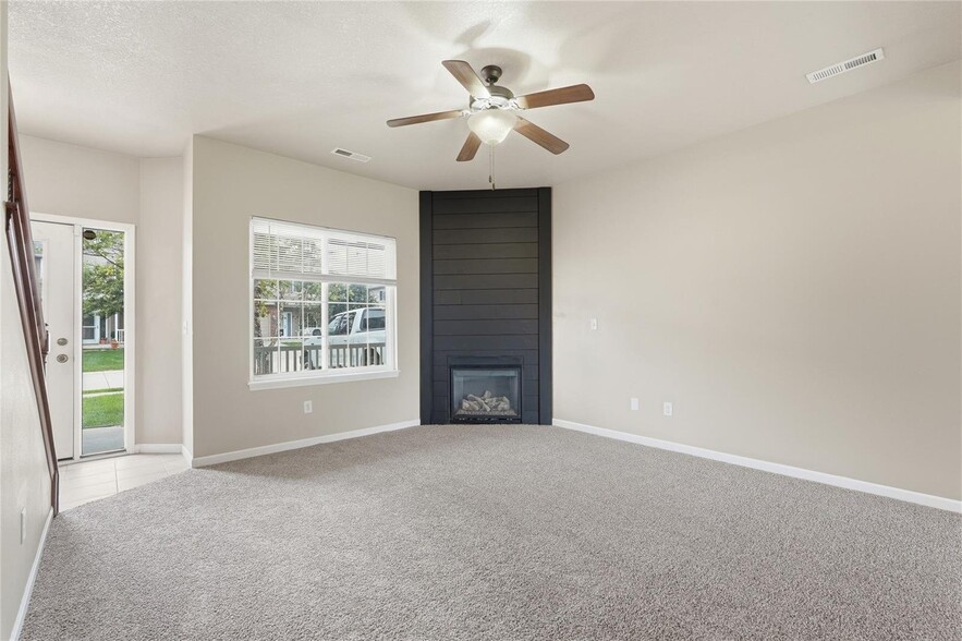 Building Photo - 1694 Burr Dr