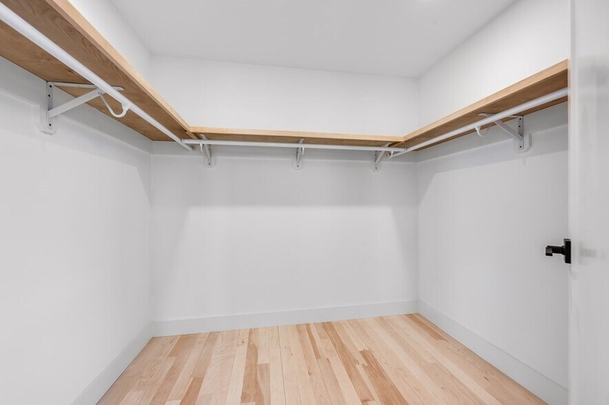 Building Photo - 11 Tufts St