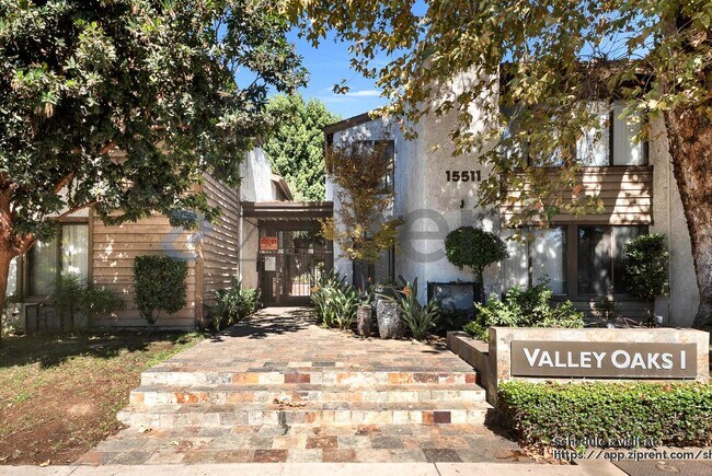 Primary Photo - 15511 Sherman Way