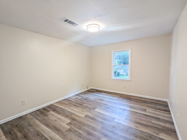 Building Photo - 2871 Marco Dr NW