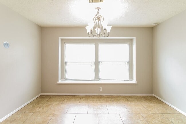 Building Photo - 5714 Straight Way