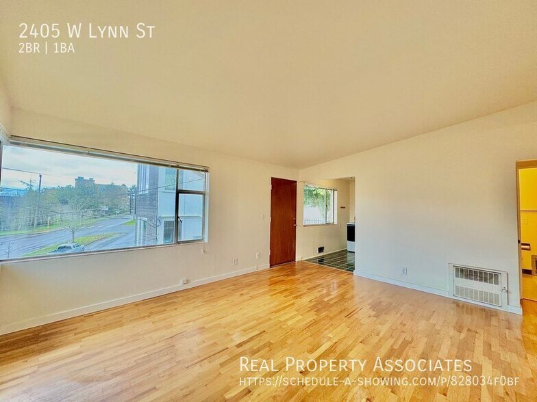 Building Photo - 2405 W Lynn St