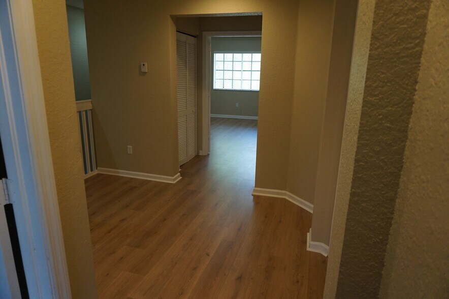 Building Photo - 2030 Nassau Dr