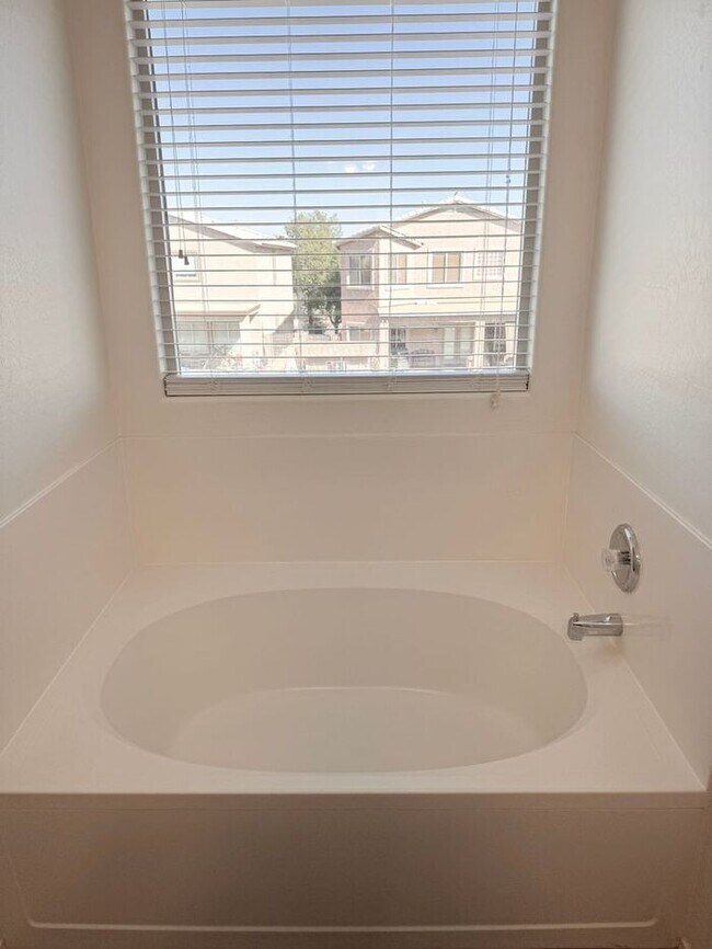 Building Photo - Gorgeous home in the highly desired Johnson Ranch Golf Course Community-Johnson Ranch-4 bed/ 2.5 ...