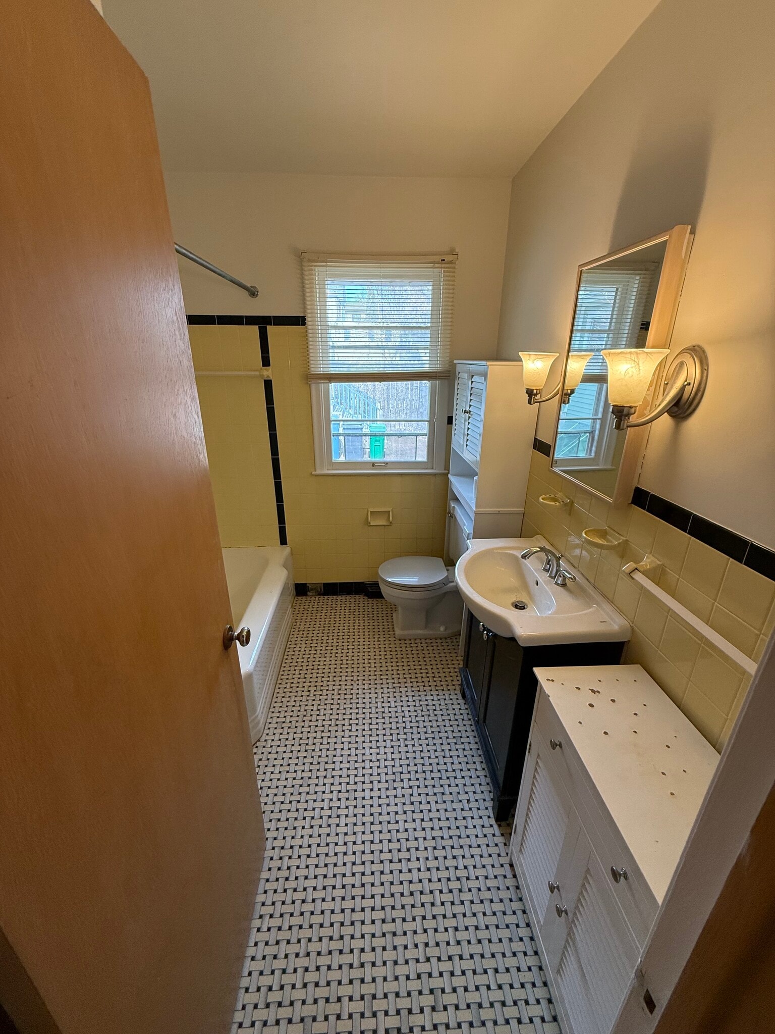 Building Photo - 3537 Holmes Ave S