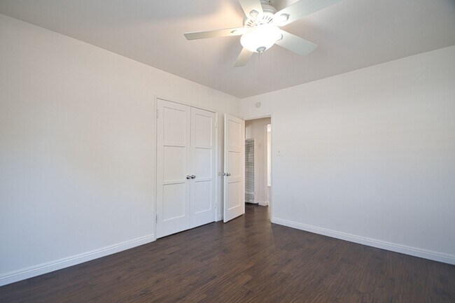 Building Photo - t1803R