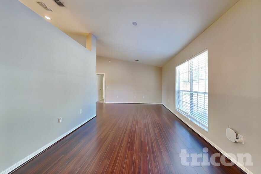 Building Photo - 10752 Carloway Hills Dr