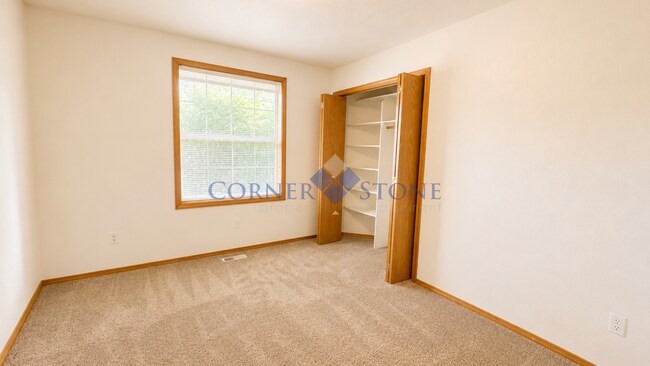 Building Photo - 5537 N Tumbleweed Pl