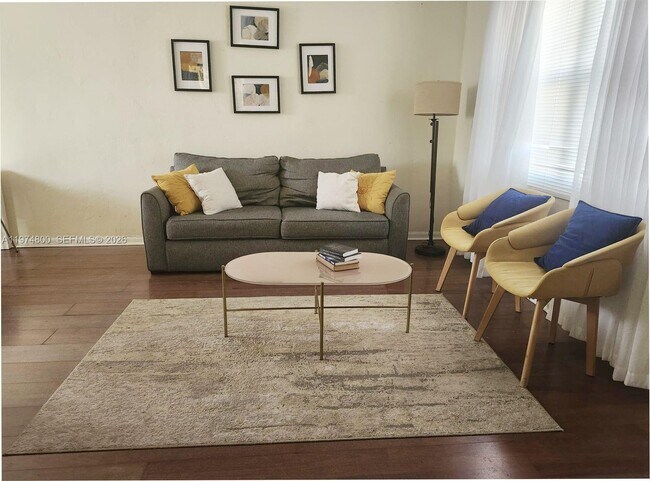 Building Photo - 11220 NE 11th Pl