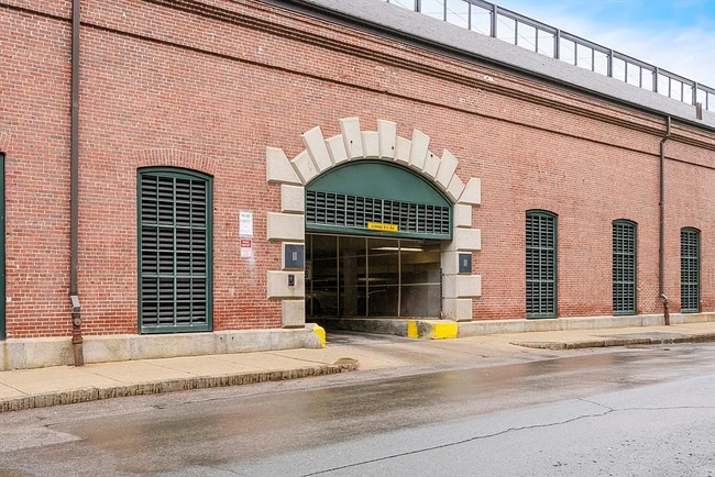 Building Photo - 42 8th St