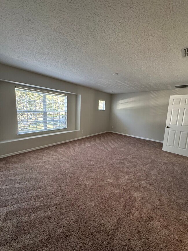 Building Photo - Waterford Trails: 5 Bedroom+ loft, 3 Bath, 2 Car Garage.