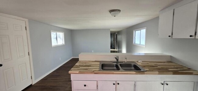 Building Photo - 2623 W Black Creek Rd