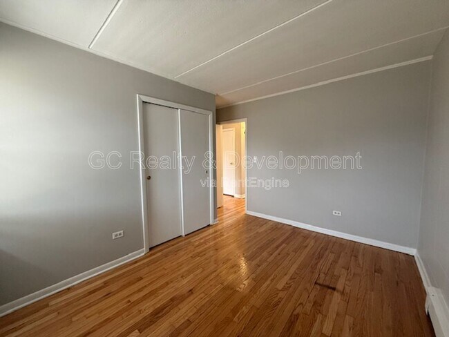 Building Photo - 243 Uteg St