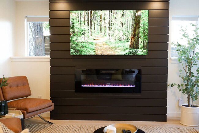 Building Photo - 3921 I St